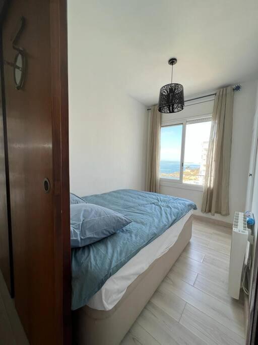Les Pieds Dans L'eau, La Tete Dans Les Nuages, Appartement Roses