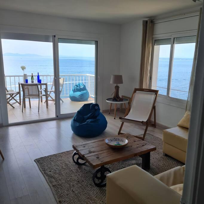 Les Pieds Dans L'eau, La Tete Dans Les Nuages, Appartement *